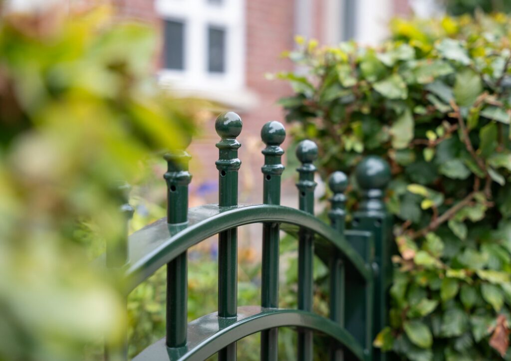Klassiek stalen looppoortje in Nijmegen gemaakt door J&J Metaal in Dreumel